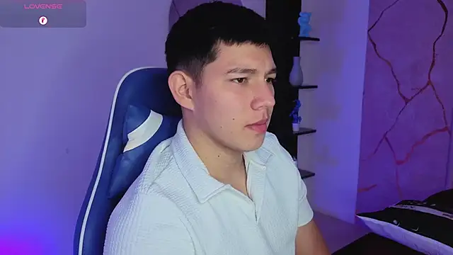 JamesCr  online show from May 8, 12:49 pm