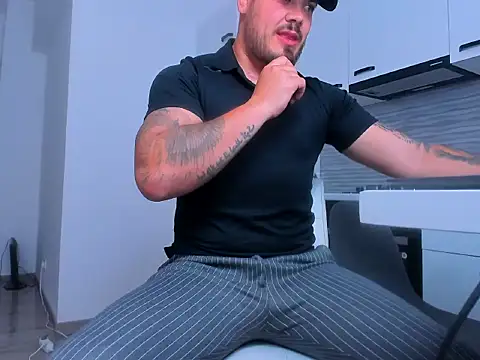 ZackMasterss online show from May 11, 11:02 pm