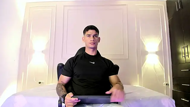 ANDRES STUD online show from June 17, 3:52 am