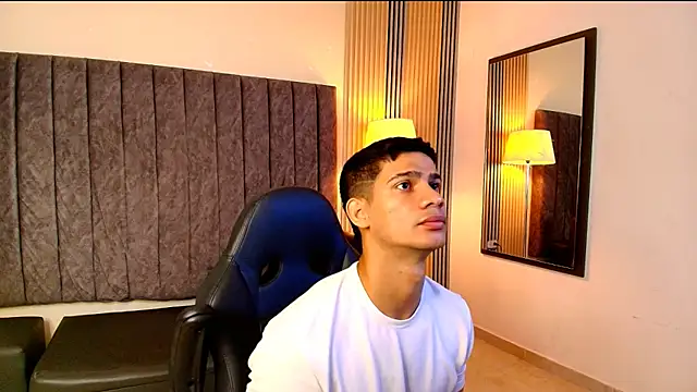 ANDRES STUD online show from August 1, 3:38 am