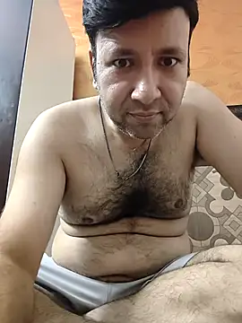 innocentboy1987 online show from July 4, 4:21 pm