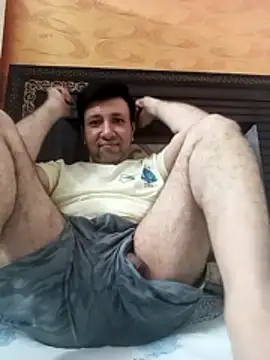 innocentboy1987 online show from May 17, 4:47 pm