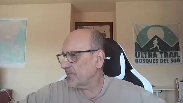 llopaco online show from May 1, 10:18 am