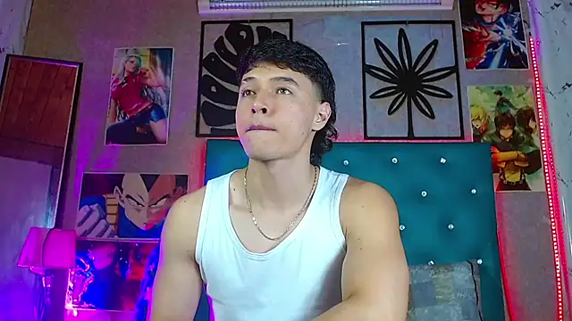 LiamAndrewzz online show from August 7, 5:14 am