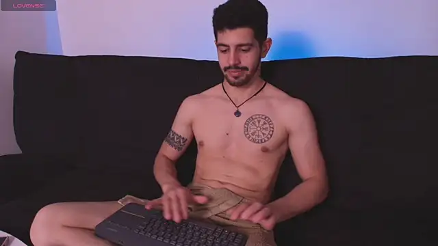 AlejandroStormm online show from August 8, 5:36 am