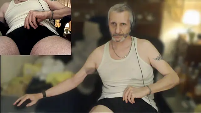 maxdaddy690 online show from May 18, 10:25 pm