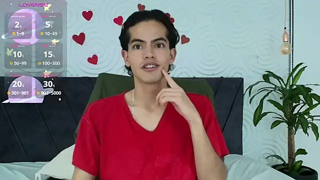 Maximoherrera 16 online show from April 18, 9:58 pm
