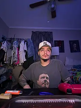 papiVilla23 online show from May 4, 5:42 am