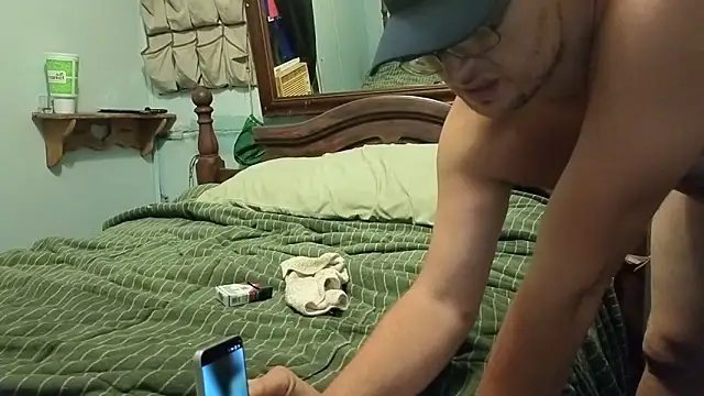 dylanroberts1995 online show from June 8, 3:29 am