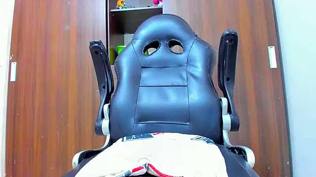 Dreamastercum  online show from May 9, 11:17 pm