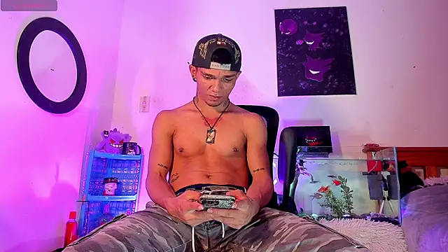 CRAZY-BOY99 online show from May 10, 9:38 pm