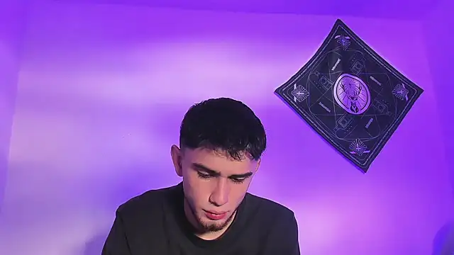 samevansx  online show from June 1, 1:55 pm