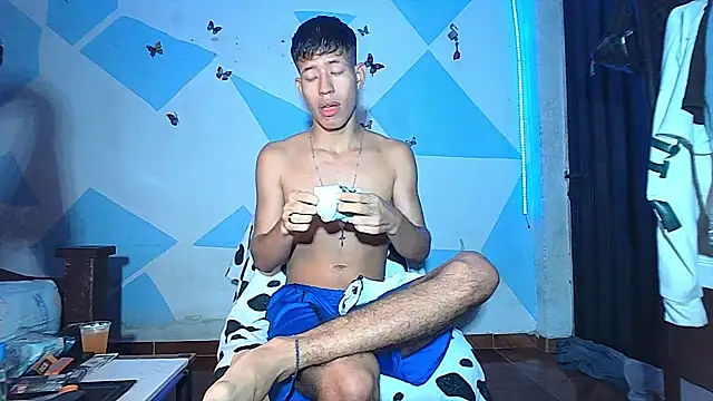 dareck 18 online show from May 16, 10:52 pm