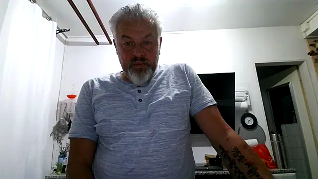 Berg Boy online show from May 12, 4:10 am