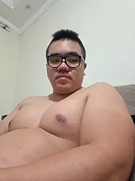 awesometeacher33 online show from May 19, 1:56 am