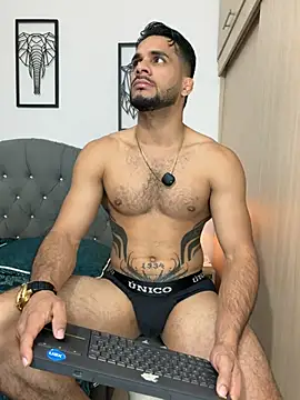 Maximiliano ford online show from May 6, 5:13 pm
