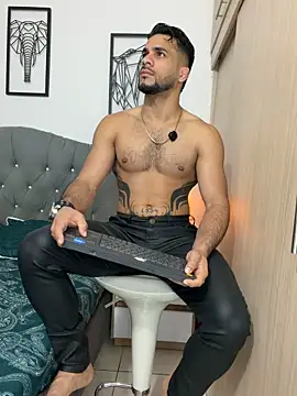 Maximiliano ford online show from May 3, 10:51 am