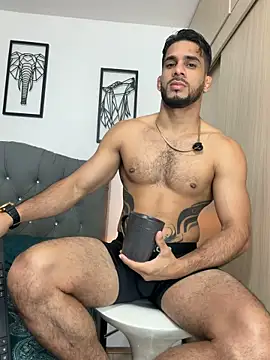 Maximiliano ford online show from May 17, 10:44 am