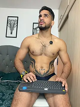 Maximiliano ford online show from May 15, 11:18 am