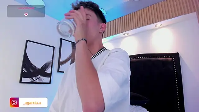 LiamWildx20 online show from June 15, 4:37 am