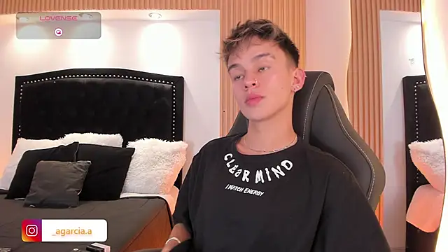 LiamWildx20 online show from June 14, 12:52 am