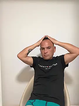 mateocali25 online show from May 19, 8:26 pm