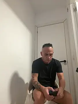 mateocali25 online show from July 25, 1:52 pm