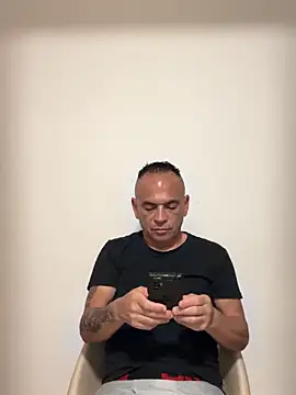 mateocali25 online show from May 25, 7:31 pm
