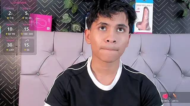 Ethan Westt online show from August 3, 9:32 pm