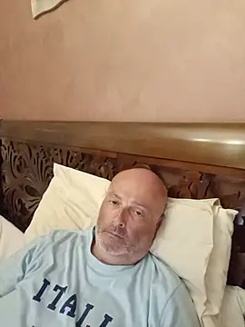 Alexis Bull online show from July 30, 5:56 pm