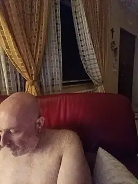Alexis Bull online show from July 9, 11:19 pm
