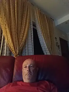 Alexis Bull online show from July 27, 10:50 pm
