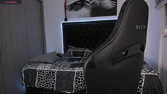 santi aesthetic online show from June 20, 1:43 am