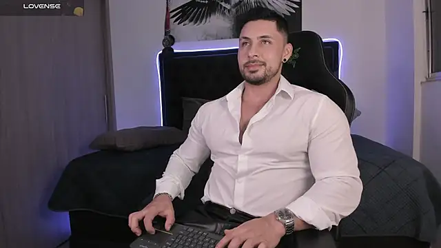 santi aesthetic online show from May 9, 5:08 am