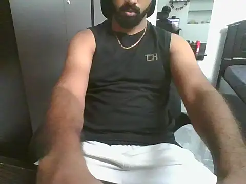 lovelyakash69 online show from May 19, 8:53 am