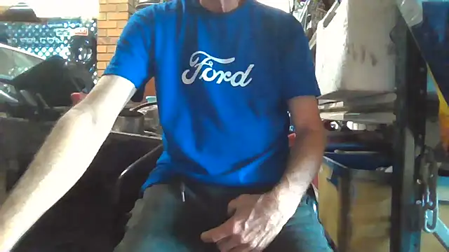 Lovyourpuss online show from July 21, 10:45 pm