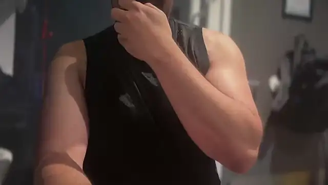 CloudyMuscleBeefy online show from June 8, 2:23 am