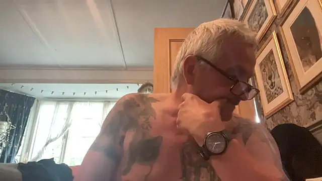 poggles online show from July 18, 5:57 am