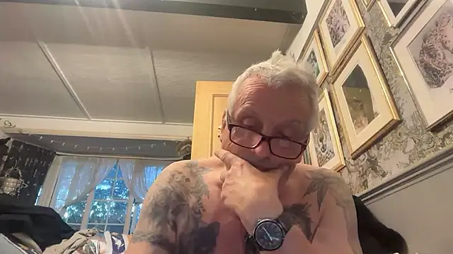 poggles online show from July 25, 8:16 pm