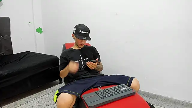 StraightBoy Nick online show from April 28, 10:25 pm