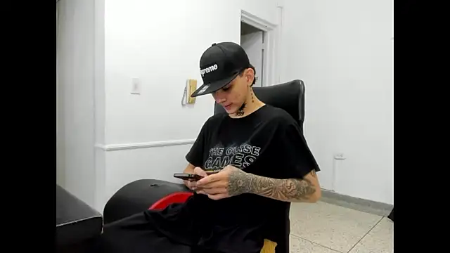 StraightBoy Nick online show from May 1, 9:06 pm