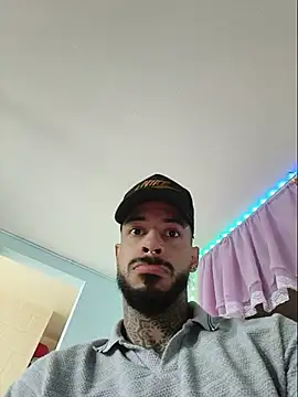 VinzenzRizzo online show from July 18, 9:53 pm