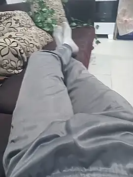 Alejandro260785 online show from June 28, 9:21 pm