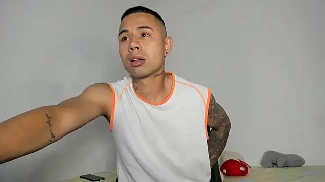  Logan Colton  online show from May 5, 11:05 pm