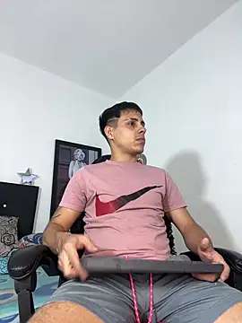 Luke Stone online show from June 17, 10:00 pm