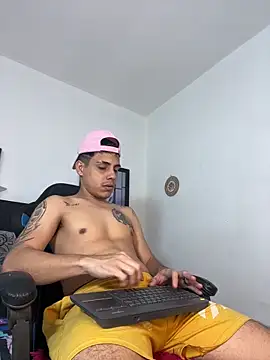 Luke Stone online show from June 18, 9:42 pm