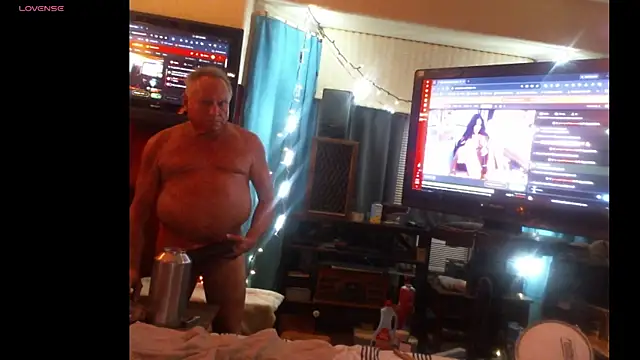 Pussyeat2please online show from July 25, 11:18 am