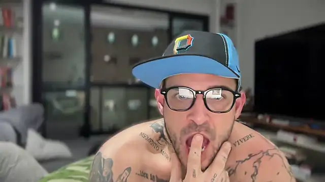 brrasssssillll online show from July 5, 4:05 am