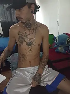 Tattoboy19cm online show from June 9, 9:05 pm