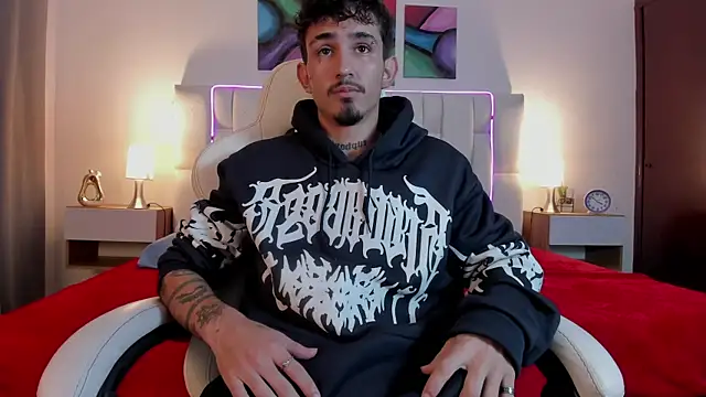 nextboywell1 online show from May 22, 3:44 am